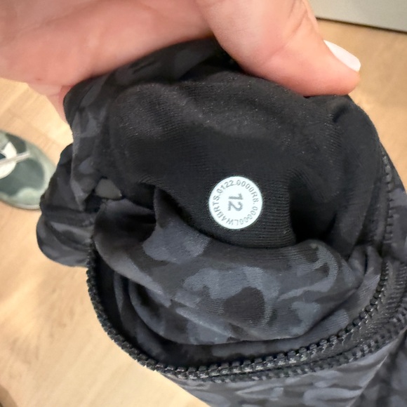 Black and Gray Patterned Jacket - Picture 6 of 7